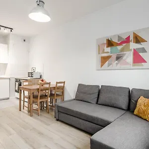 https://chill-apartments-airport-apartments.warsawhotelspoland.com
