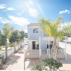 https://tonia-villas.protaras-cy-hotels.com