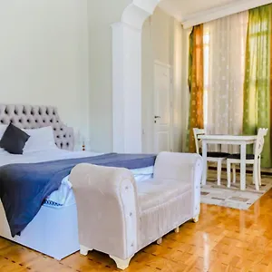 https://wh-apart-hotel-spa.aboutbakuhotels.com