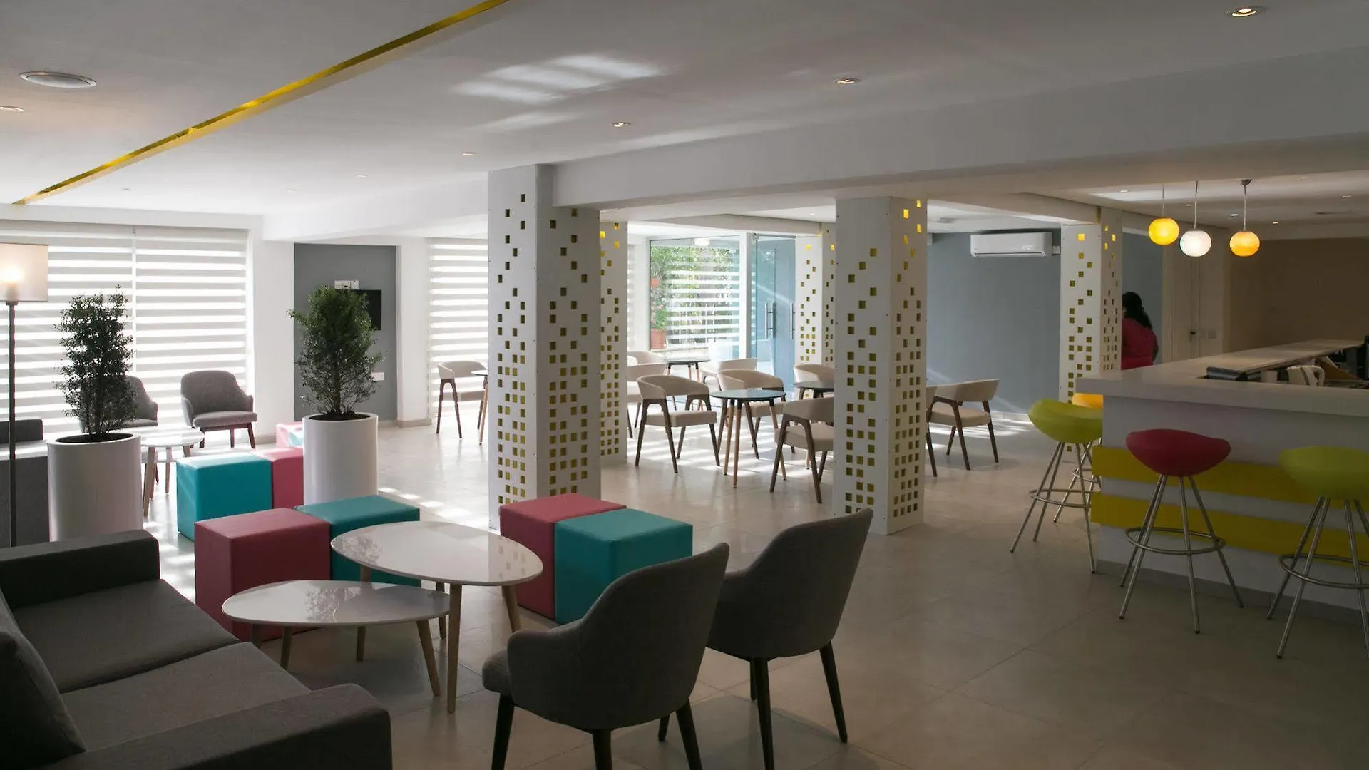 איה נאפה Flora Maria Hotel מלון דירות